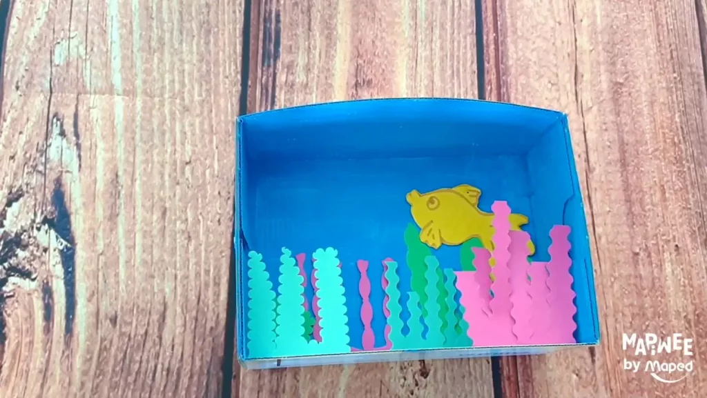 3D Shoebox Aquarium - DIY Kids Activity - Step 8