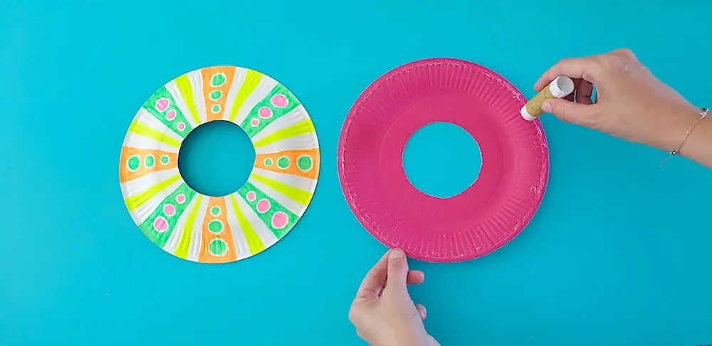 Paper Plate Frisbee - Kids DIY Activity - Maped Helix - Step 04