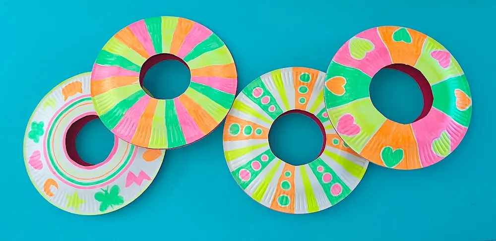 Paper Plate Frisbee - Kids DIY Activity - Maped Helix - Step 06